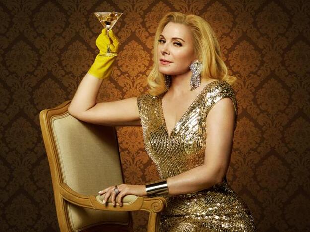 'Asquerosamente ricos', la familia de telepredicadores millonarios con la que Kim Cattrall vuelve a la tele
