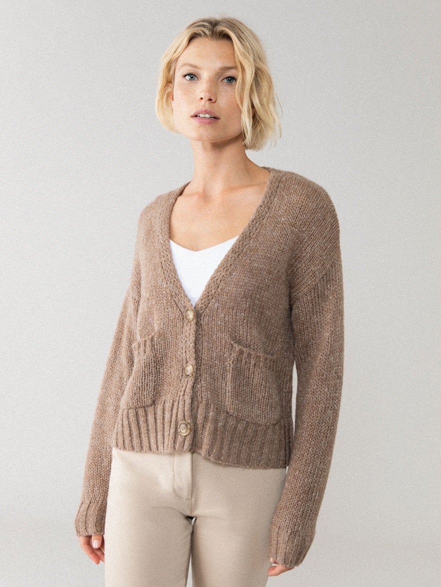 Jerséis y chaquetas de punto de Lefties por menos de 20 euros para llevar todo el día