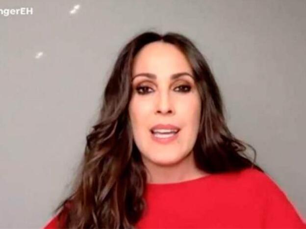 Malú desvela qué es lo único que le hace olvidarse de la dependencia al teléfono