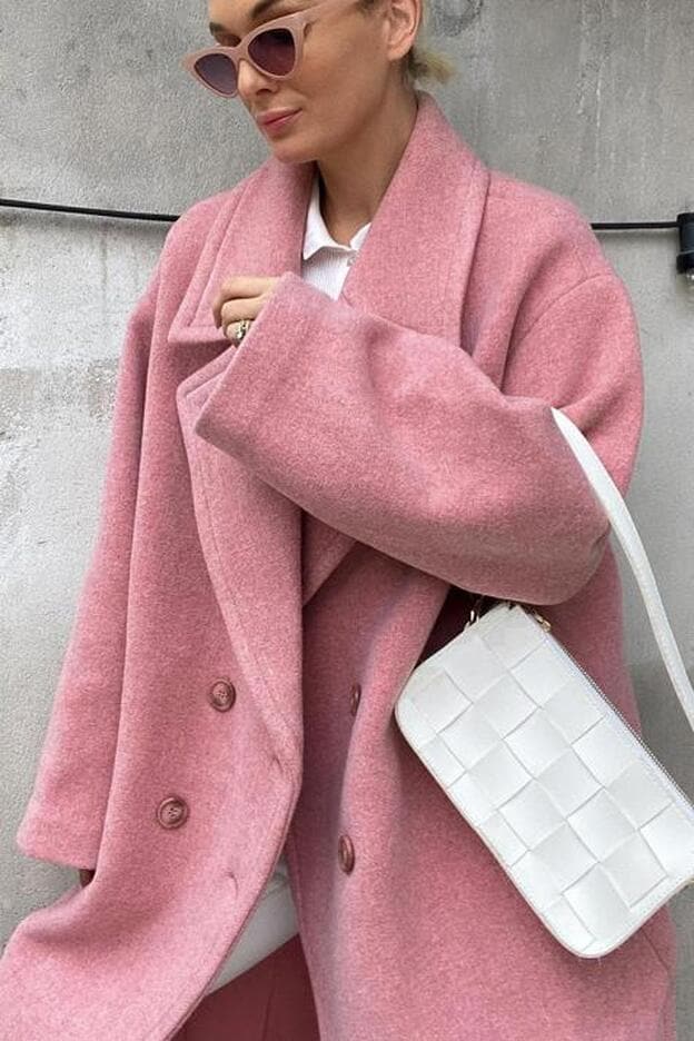abrigo más bonito H&M es rosa y de corte oversize (y lo ya en nuestro armario) | Mujer Hoy