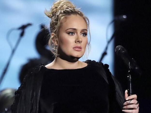 Adele o cómo reírse de una misma (incluso cuando el cambio físico es a mejor)