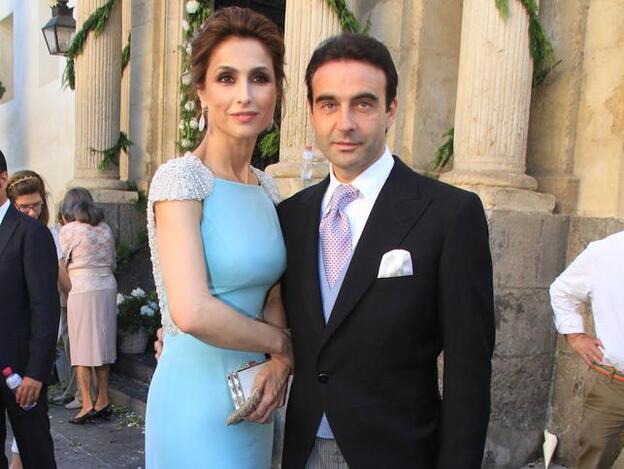 El misterio detrás de por qué Enrique Ponce no firma de una vez por todas el divorcio con Paloma Cuevas para que esta empiece de cero