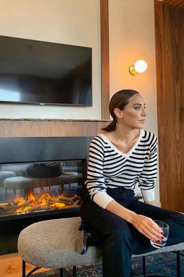 El jersey de Zara con rayas marineras de Tamara Falcó nos recuerda que los básicos siempre triunfan