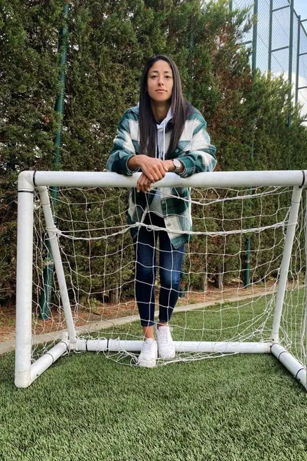 Leila Ouahabi en las instalaciones del FC Barcelona.
