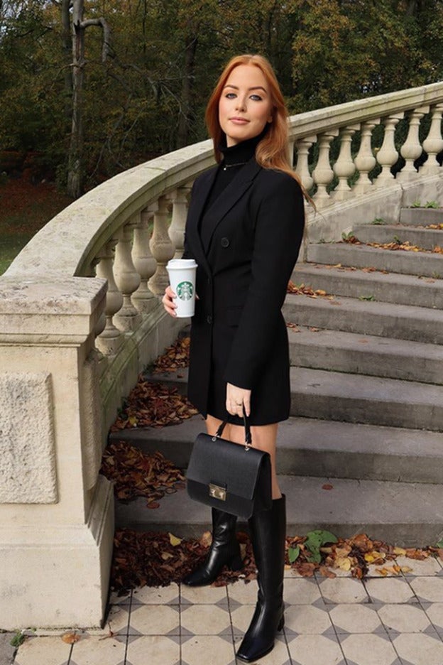 Tenemos el vestido blazer que te saca de apuros en todas las tallas y a precio low cost (es un best seller: no lo dejes escapar)