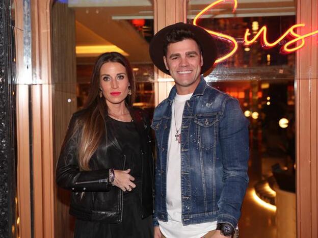 Fonsi Nieto y Marta Castro, padres de su primer hijo en común: así han dado la bienvenida a Hugo