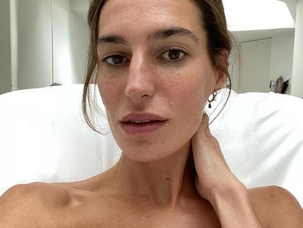 Eugenia Osborne usa una base de maquillaje antiedad de alto rendimiento que lo disimula todo a los 40 y a los 60 sin retoques (y está rebajada)