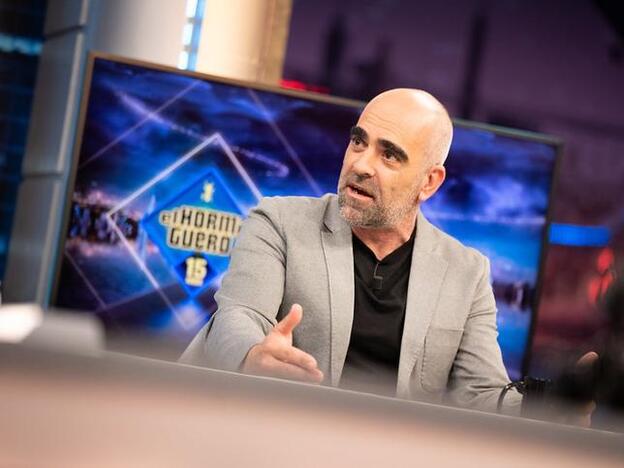 La defensa viral de Luis Tosar a Sara Sálamo tras los ataques machistas en Twitter (y el agradecimiento público de esta)