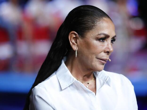 Medicada, luchando contra la ansiedad y sin abrir la boca: así se encuentra Isabel Pantoja tras la estocada de su hijo