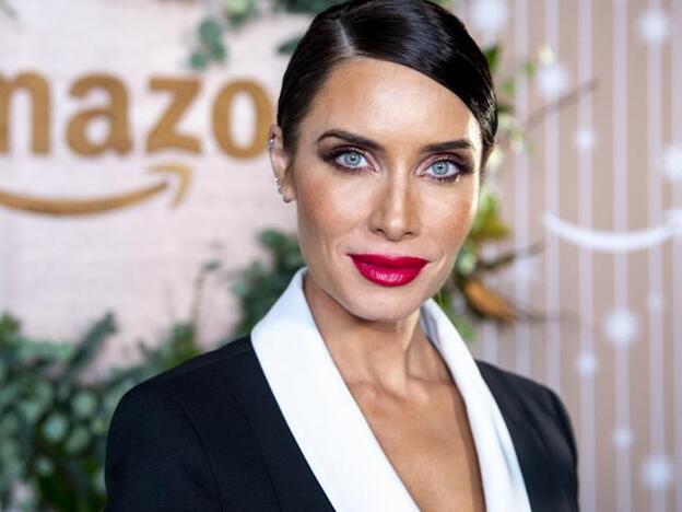 La blazer negra de Pilar Rubio es una que aprueban las que más saben de moda y con la que triunfarás en la oficina