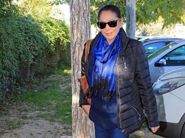 Máxima preocupación (real) en el entorno de Isabel Pantoja por su salud: tienen miedo "a que le pase algo"