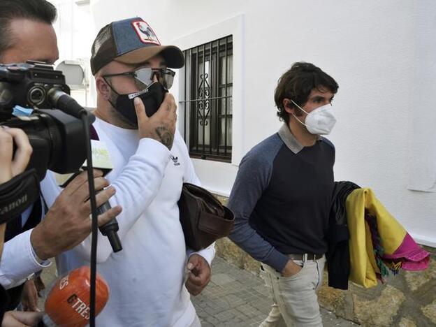 Las fotos del encuentro entre Kiko Rivera y su tío Riverita: así se han conocido, acompañados por Fran y Cayetano