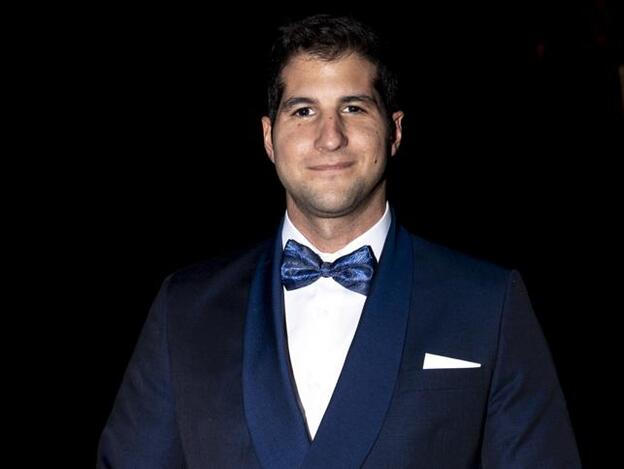 ¿Por qué el otro hermano de los Rivera está desaparecido en medio de la tormenta? Julián Contreras: de perfil estrella en Tinder a dejar los platós y limitar sus publicaciones en redes