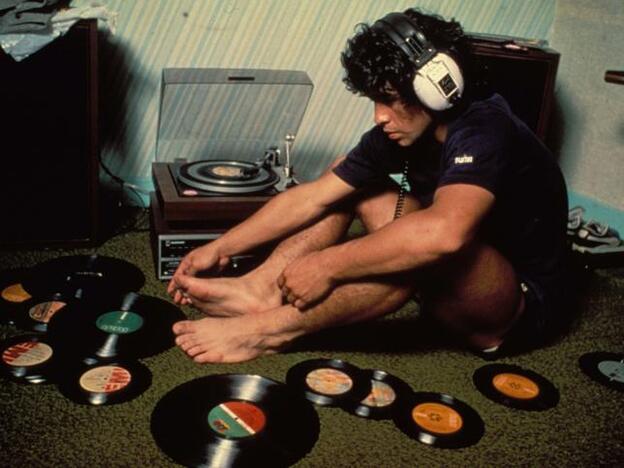 El romance más sorprendente de Maradona: su relación secreta con Lucía Galán, cantante del dúo Pimpinela