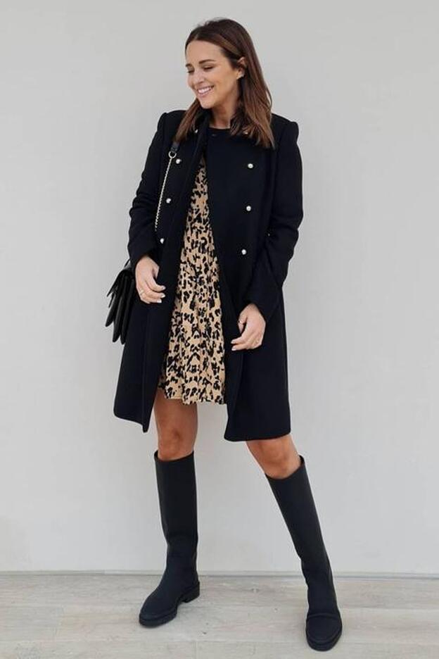Vestido de Stradivarius y abrigo de Mango: el look de Paula Echevarría que lo disimula todo (estés o no embarazada)