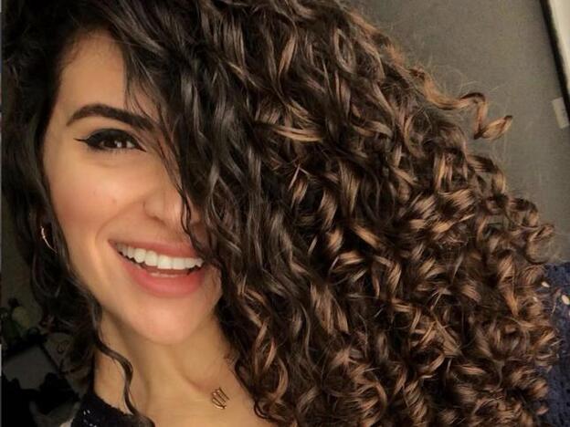 Cortes de pelo, productos de styling y trucos de experta: la peluquera de las famosas nos explica cómo recuperar tus rizos después de años de planchas y alisados