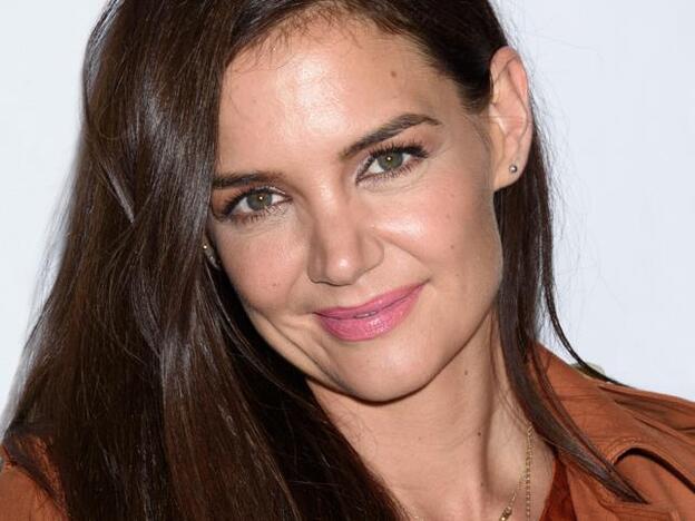 El jersey de Katie Holmes que puedes comprar en Oysho y que se va a convertir en tu favorito de la temporada
