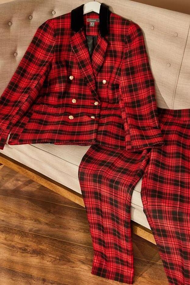 Ninguna de tus amigas creerá que has encontrado el traje con más estilo de la temporada en Primark (y por menos de 45 euros)