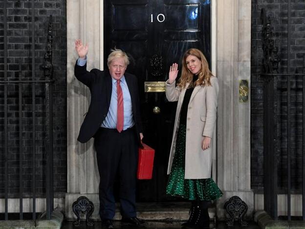 Boris Johnson y Carrie Symonds son padres de un bebé y ya planean boda.