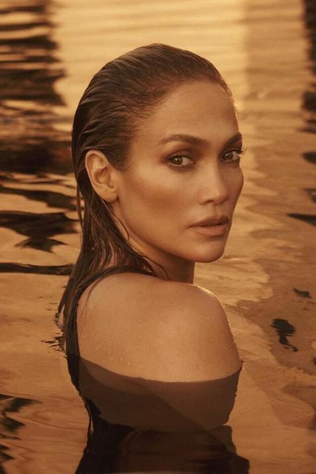 El secreto de Jennifer Lopez para tener una cara sin arrugas a partir de los 50