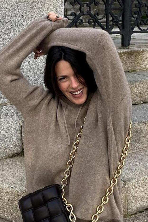 Laura Matamoros ya se ha hecho con uno de los pijamas más calentitos y estilosos de este invierno