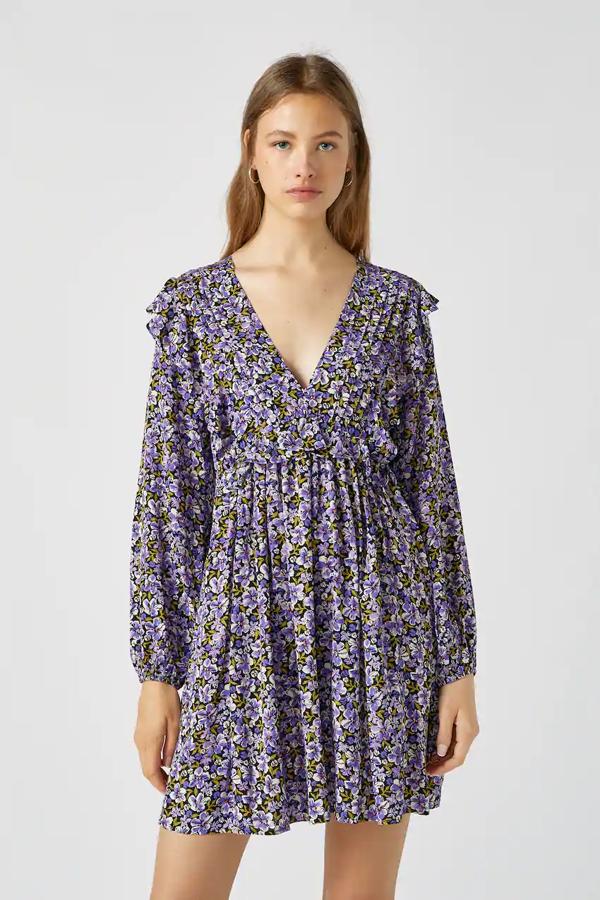 Vestido corto estampado floral de Pull&Bear: 25,99 euros