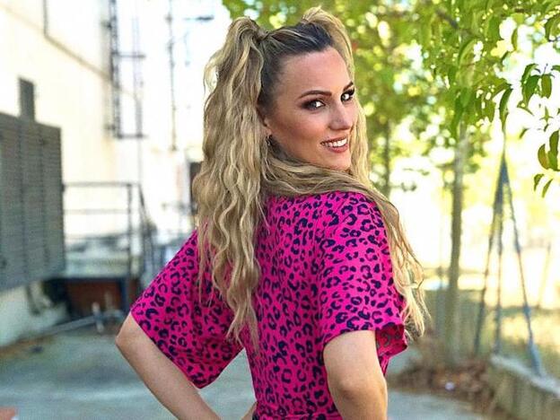 ¿Por qué Edurne no muestra su tripa de embarazada al descubierto?