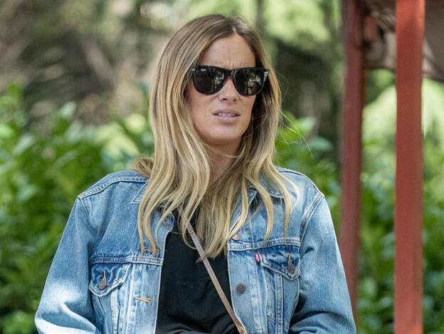 María Pombo, rota de dolor por la muerte de su abuelo, se despide de él a pocos días de dar a luz