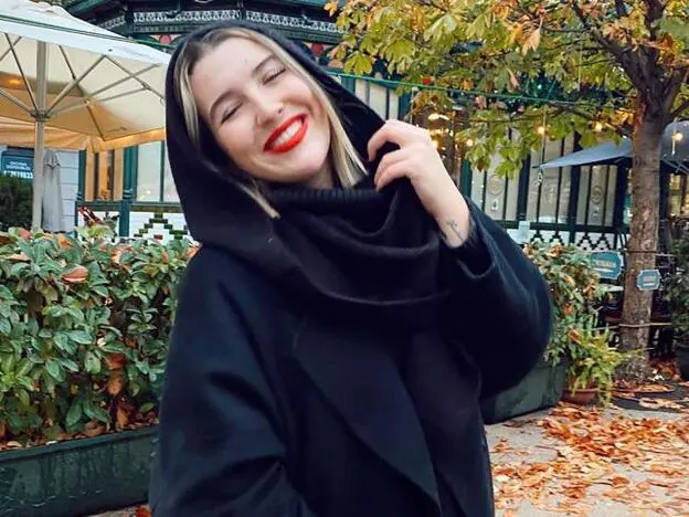 La cazadora acolchada negra Zara de Alba Díaz es lo más calentito y original del invierno | Mujer Hoy