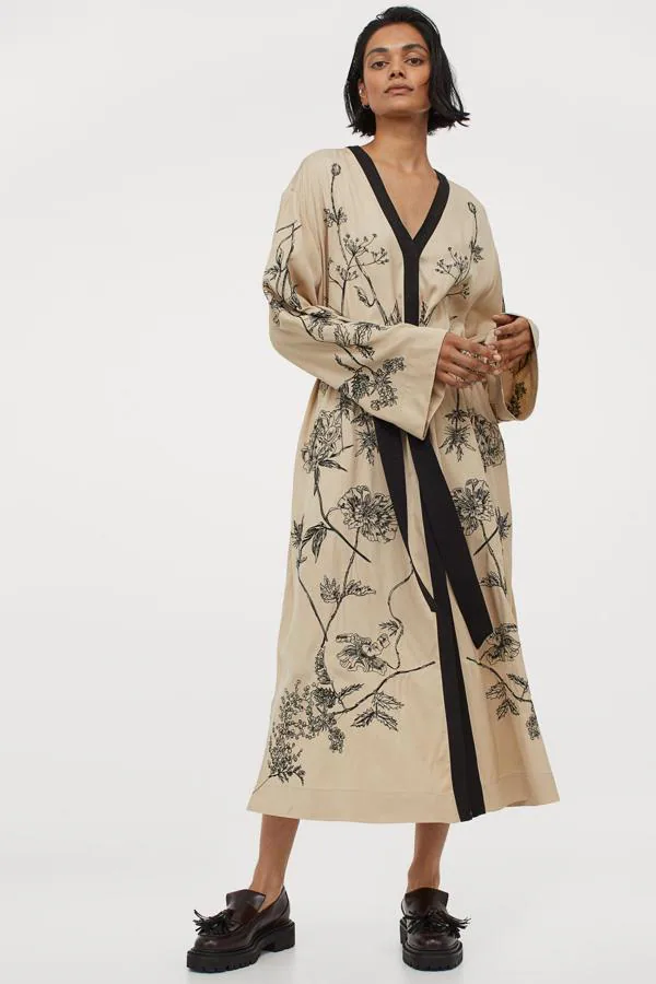 Los caftanes de seda más bonitos y elegantes perfectos para usar como vestido
