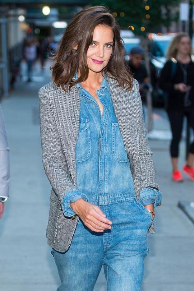 En los Special Prices de Zara hemos encontrado los vaqueros anchos cómodos que mejor sientan y que favorecen si los combinas como Katie Holmes