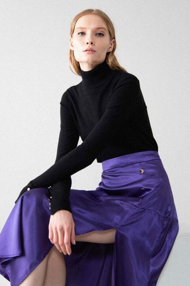 Lefties tiene la falda midi satinada más favorecedora y barata