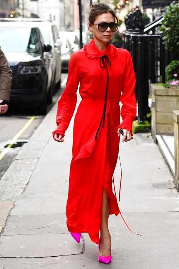 Con este vestido Victoria Beckham nos ha dado la pista definitiva para triunfar con el look navideño