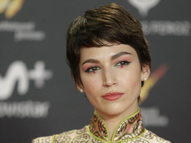 Úrsula Corberó tiene el eyeliner discreto para un maquillaje fácil que pone buena cara al instante, ideal para la Navidad