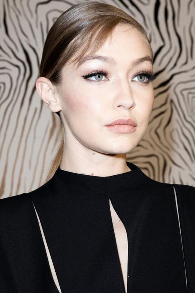 El flequillo que arrasará en 2021 es uno muy ligero y fácil de peinar que queda perfecto en el cabello fino