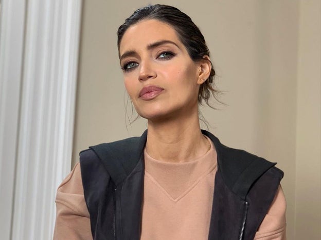 Este maquillaje de Sara Carbonero es perfecto para cualquier cita navideña