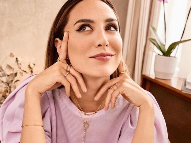 Chaqueta de punto y los pantalones culotte que adelgazan: Tamara Falcó tiene el look de calle más cómodo y rejuvenecedor