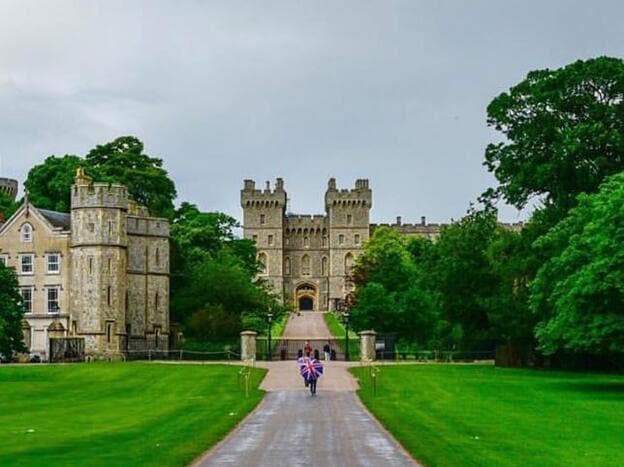 Cómo es Windsor, el castillo en el que la reina Isabel II se refugia
