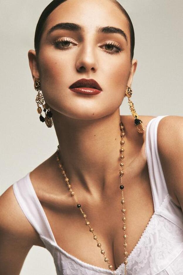 Sandra Escacena: "El teatro te da algo que no te dan el cine o la televisión"