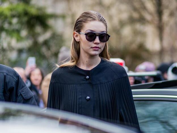 El peinado navideño más elegante para despedir el 2020 es uno que puedes hacer en casa en menos de 5 minutos