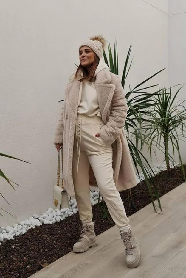 Juicio Asombro página Con un abrigo de borrego de Primark de 40 euros, así combate las bajas  temperaturas Paula Echevarría | Mujer Hoy