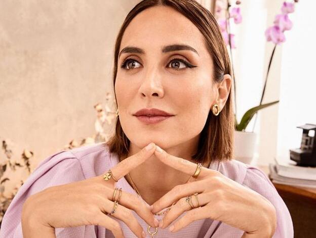 El jersey-polo que Tamara Falcó ha comprado en las rebajas de Zara, un básico diferente perfecto para llevar con vaqueros