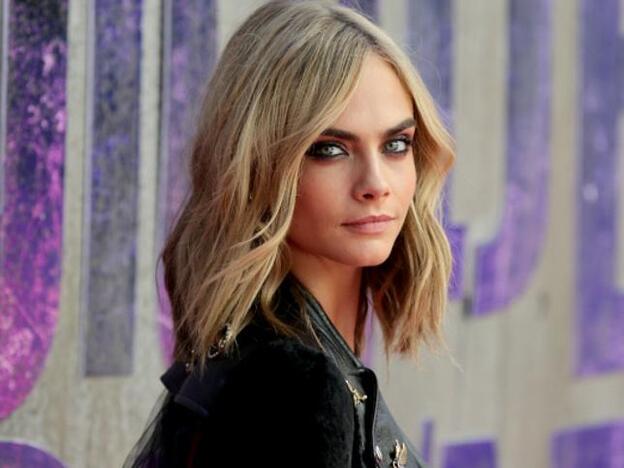 Este es el tono de rubio menos arriesgado que favorece a todo el mundo, no pasa de moda y es el más fácil de mantener