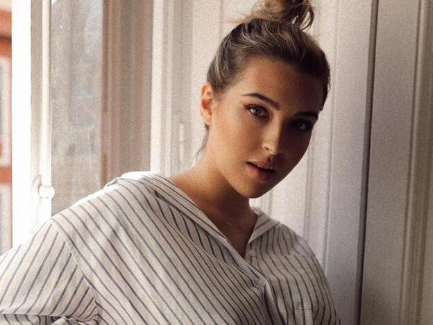 Alba Díaz saca la versión que más estiliza de este jersey tan calentito y original