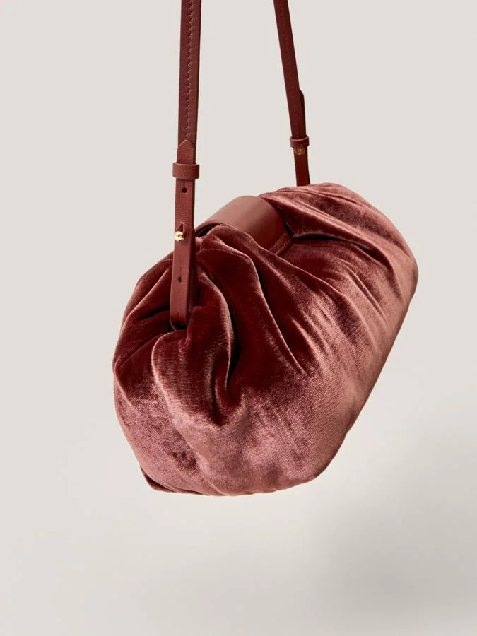 consola Regreso excepto por Fotos: 9 bolsos de Massimo Dutti ideales para elevar tus looks que puedes  comprar en rebajas | Mujer Hoy