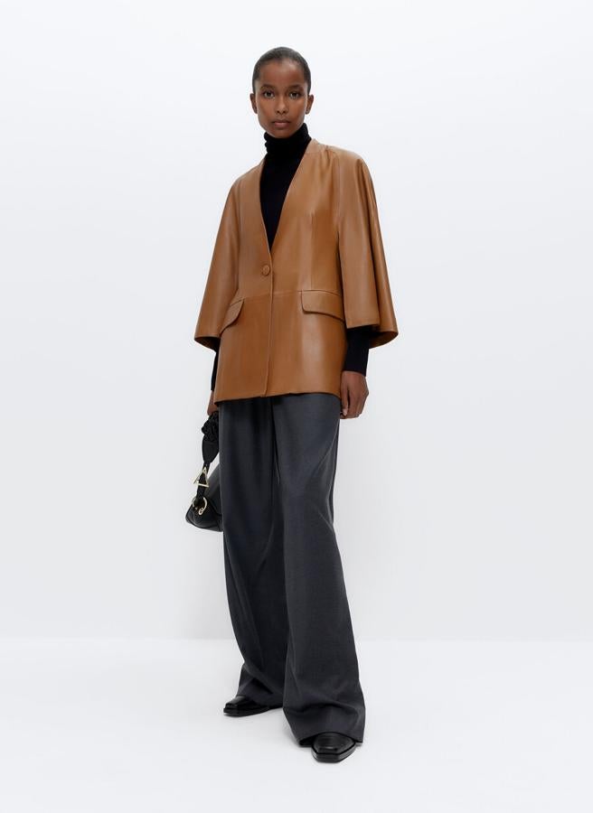 Ahora o nunca: estos 8 abrigos de las rebajas de Uterqüe le darán a tu armario un giro de estilo definitivo