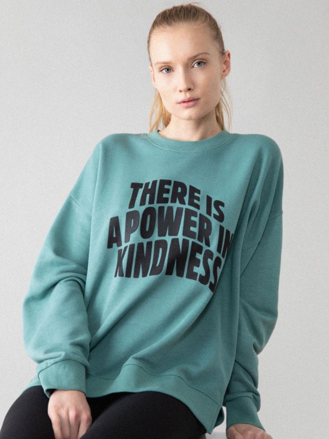 12 sudaderas de Lefties y Primark ideales para trabajar desde casa cómodas y por poco dinero