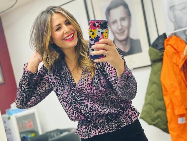 Estos pantalones de Mango de Nuria Roca son tan cómodos como un pijama y tan elegantes como unos de traje