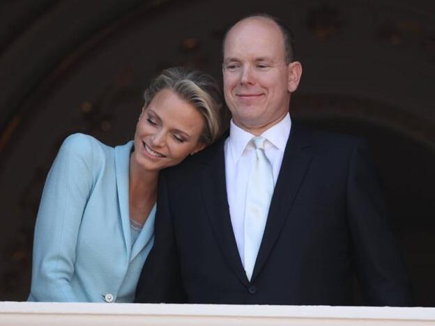 Las parejas reales en las que nadie creía: las curiosas y accidentadas historias de amor de Charlène de Mónaco, Máxima de Holanda, Harald de Noruega y Victoria de Suecia