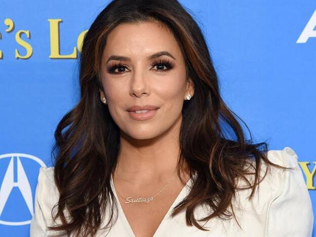 Eva Longoria usa esta herramienta de belleza low cost para limpiar su piel porque la deja más tersa, joven y brillante
